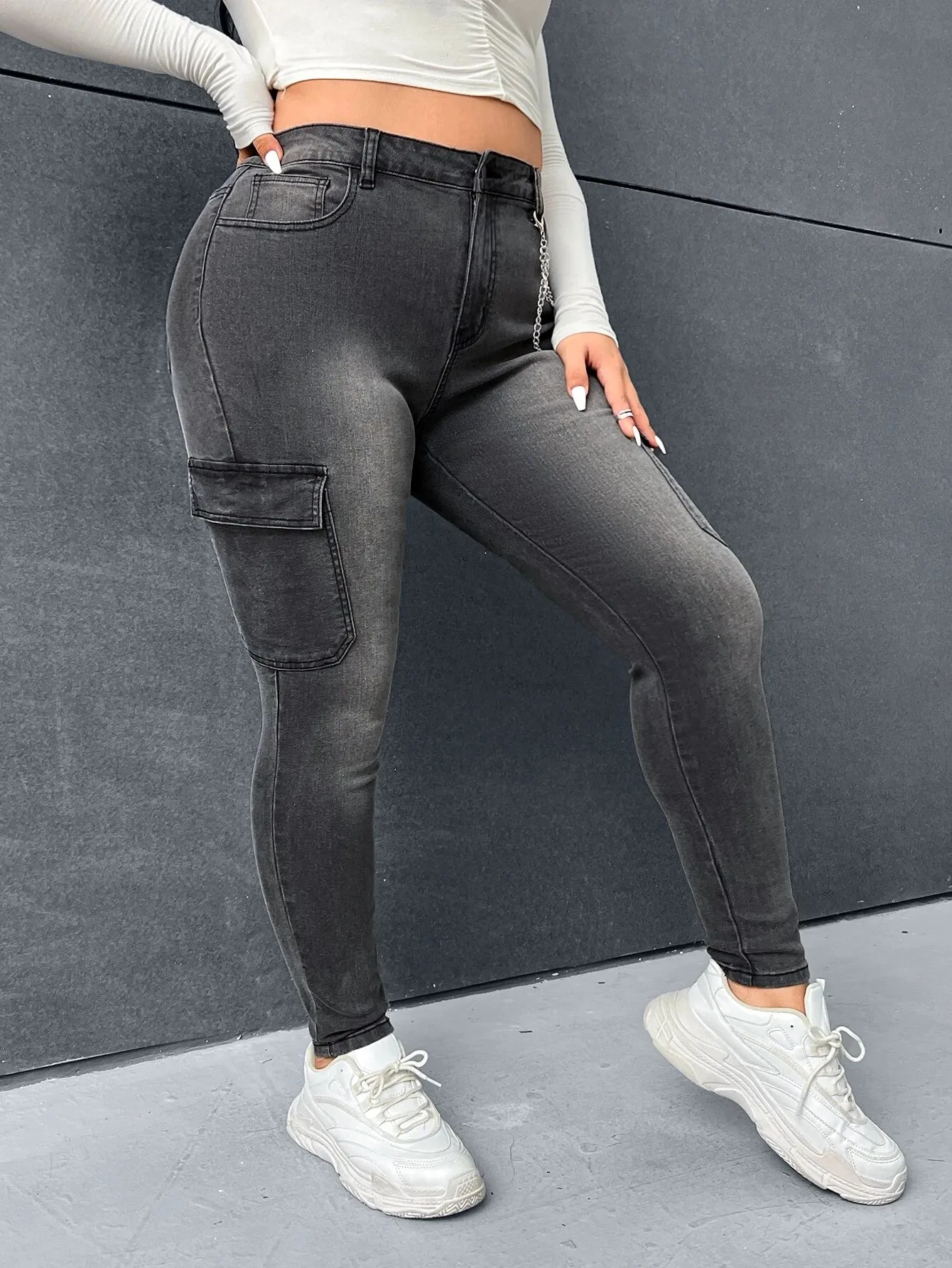 Chain Detail Flap Pocket Jeans