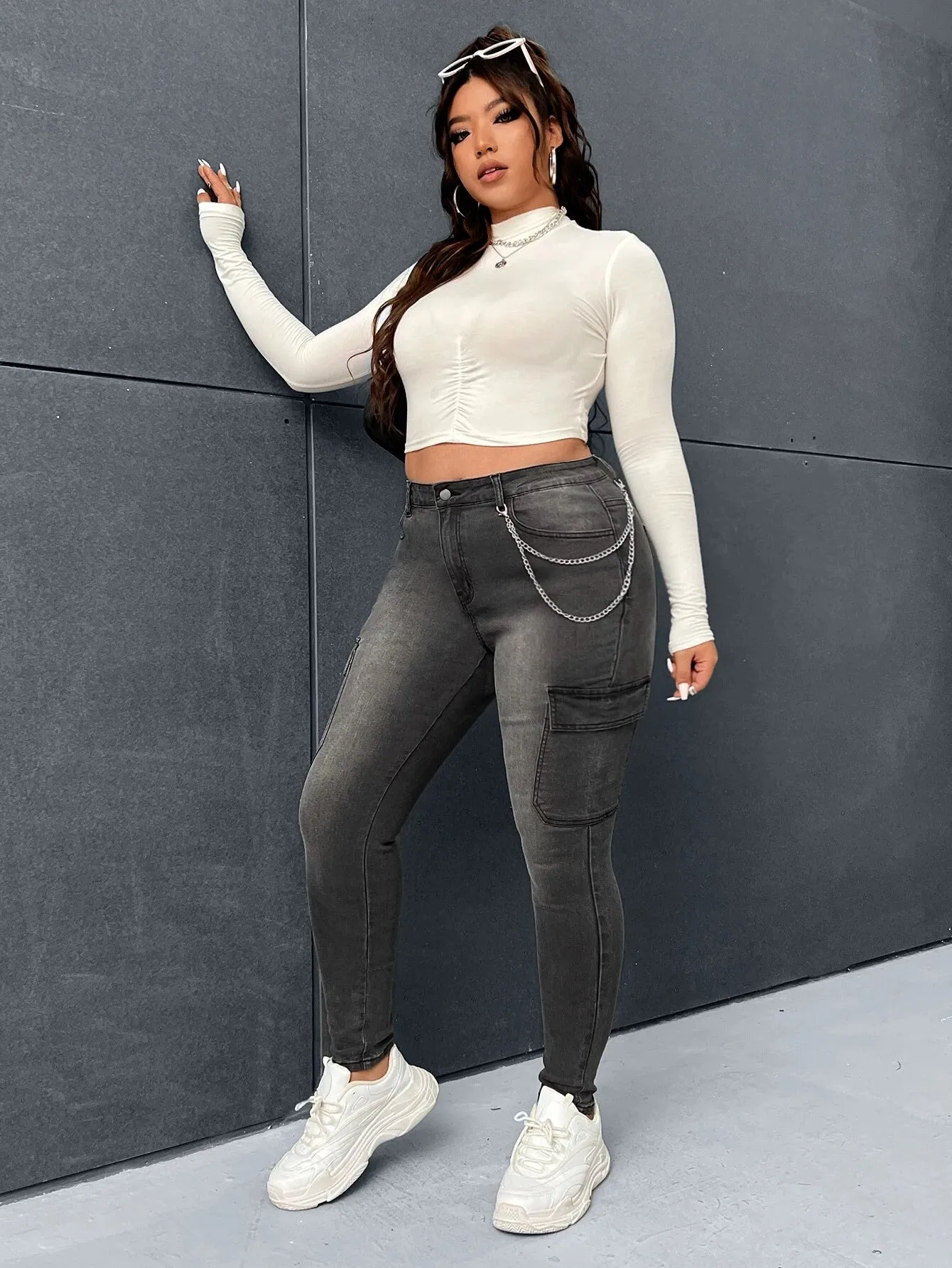 Chain Detail Flap Pocket Jeans