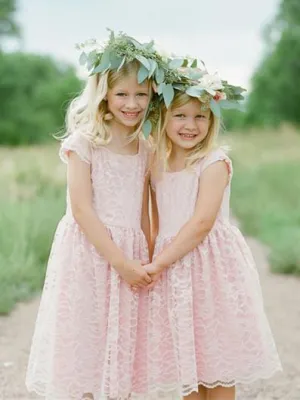 Delicate Lace Scoop Neckline Cap Sleeves Knee-length A-line Flower Girl Dresses FD015