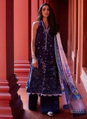 Farah Talib Aziz | Suay Lawn 24 | IZEA BLUE