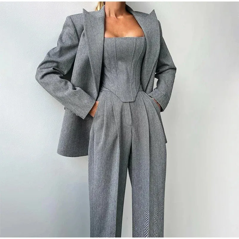 Trendy 3-Piece Women’s Structured Suit with Corset Top & Blazer